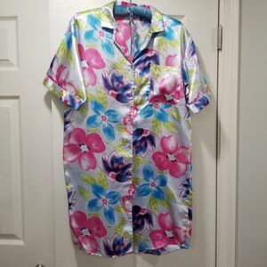 Vintage Womans shirt floral Soho by Claudio Nucci size m 100% polyester